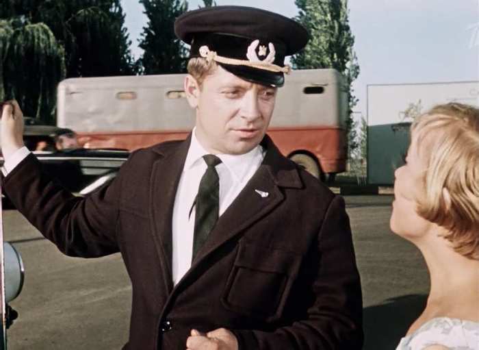 Юрий Белов, кадр из фильма «Королева бензоколонки». / Фото: www.kino-teatr.ru