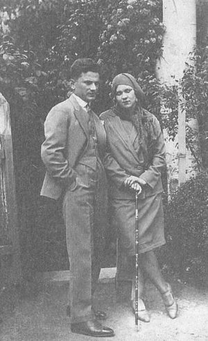 Клавдия Шульженко и Владимир Коралли в 1930 году. / Фото: www.detectivebooks.ru