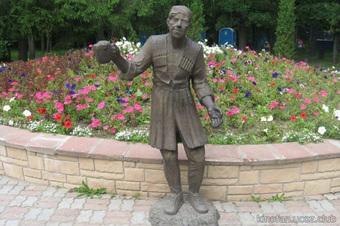Памятник Балбесу в Череповце. / Фото: www.bigbosses.ru