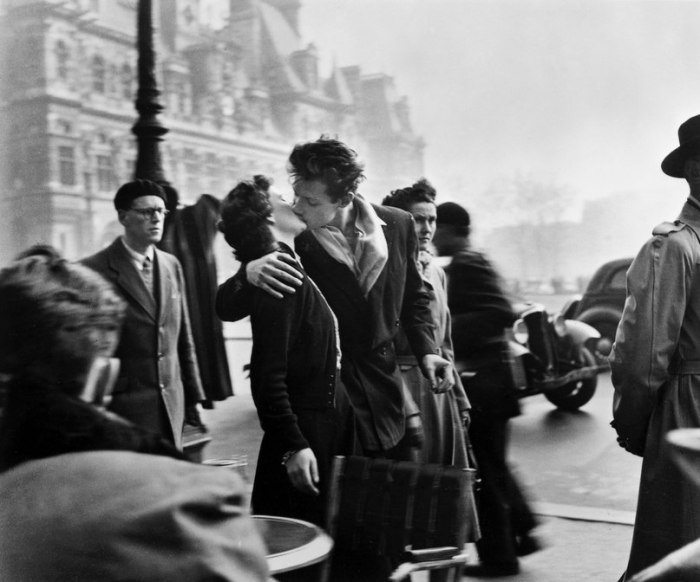 Поцелуй у Отель-де-Виль, 1950. / Фото:  Робер Дуано