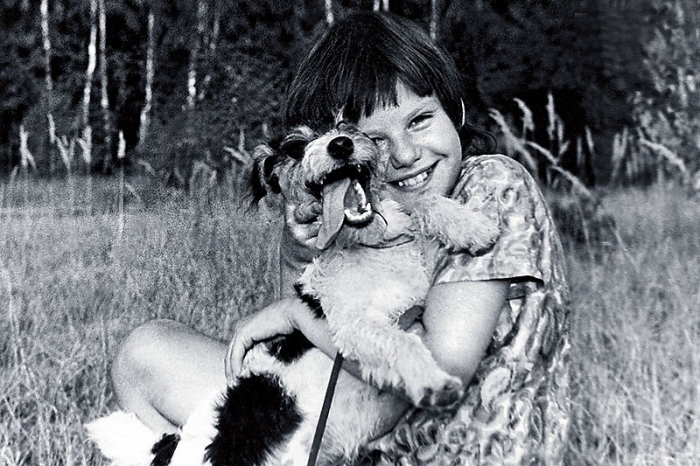 Александра Захарова в детстве. / Фото: www.7days.ru