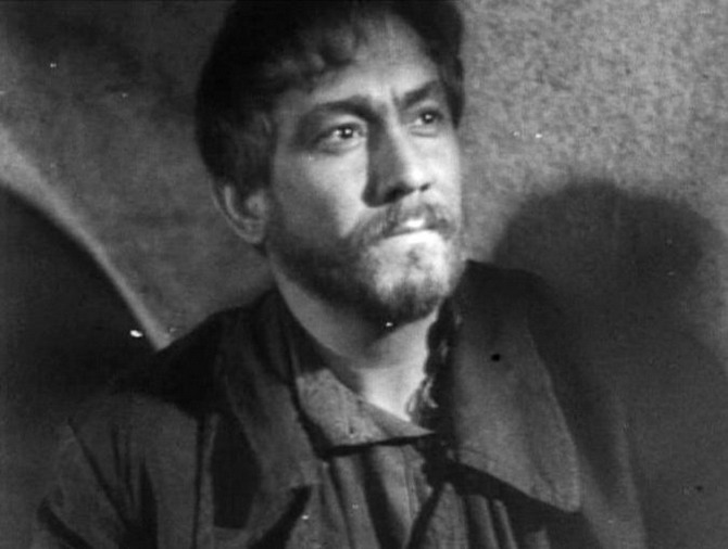 Александр Хвыля, кадр из фильма «Как закалялась сталь», 1942 год. / Фото: www.kino-teatr.ru