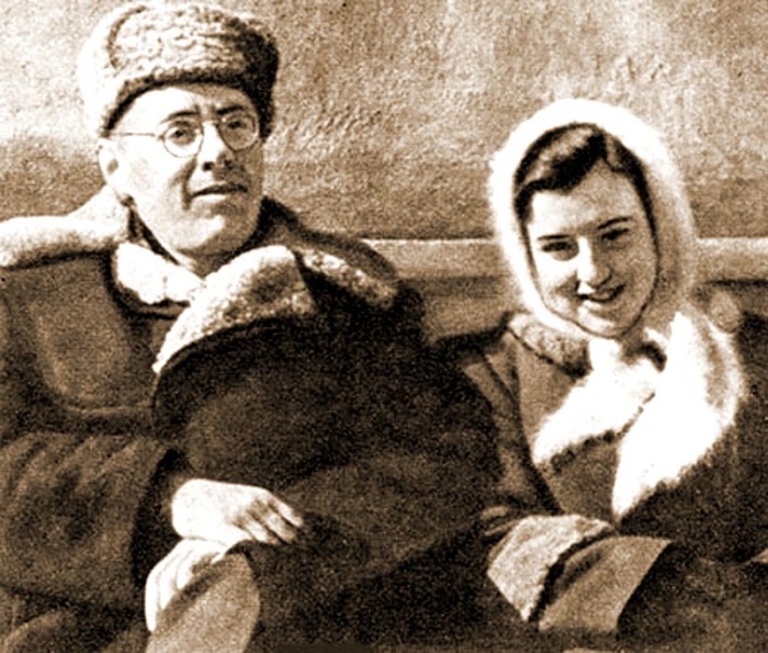 Юрий Левитан с дочерью Натальей. / Фото: www.evreimir.com