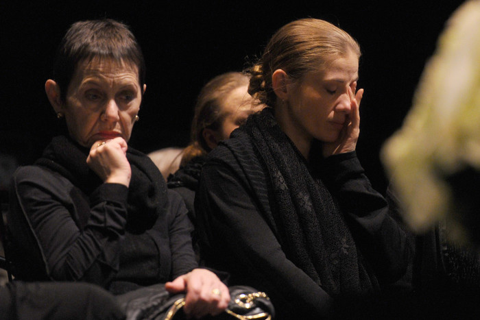Тамара Золотухина и Ирина Линдт оплакивают любимого человека. / Фото: www.woman.ru