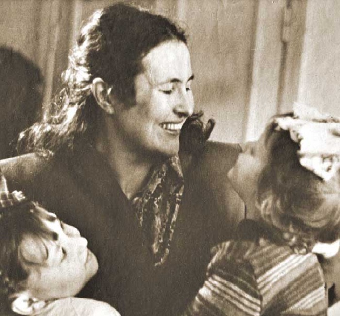 Татьяна Яблонская с дочерьми.