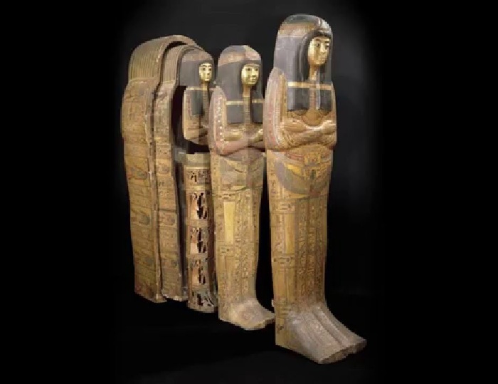  Древнеегипетский саркофаг.