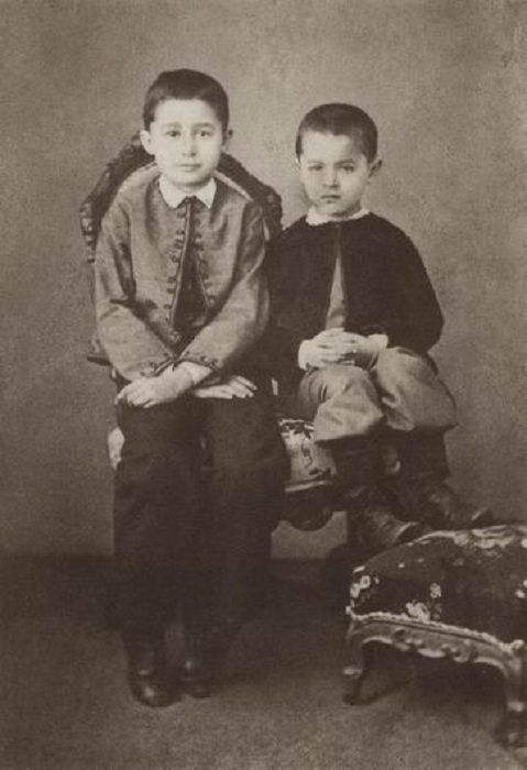 Сергей и Константин в детстве. Фото.
