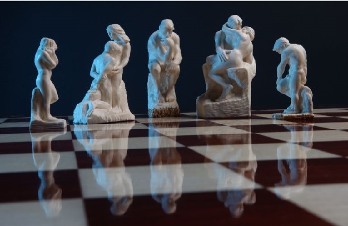 Шахматный набор «Страсти по Родену» от Karpovchess. | Фото: fama.ua.