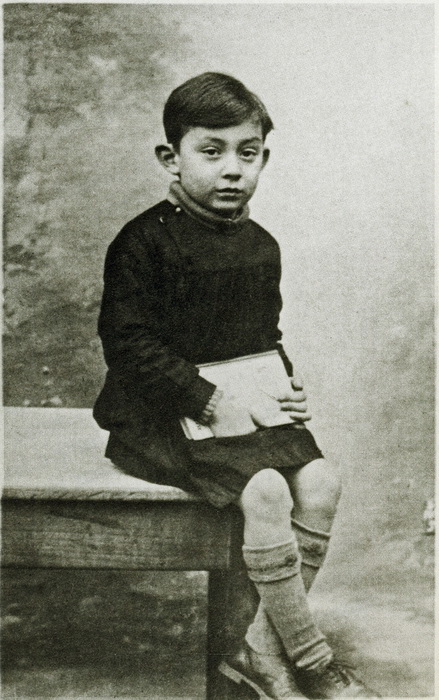 Люсьен Гинзбург в детстве. 