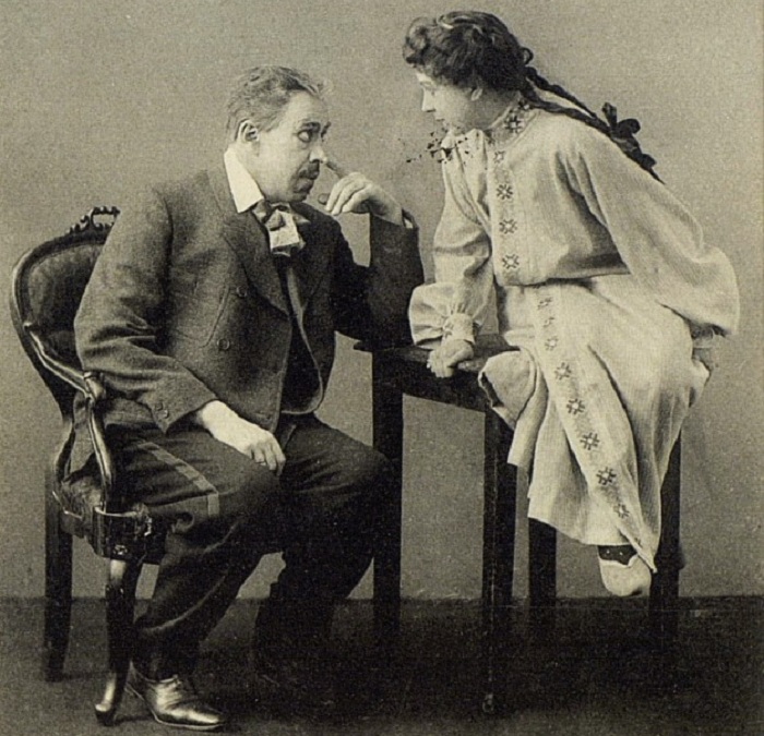 Лилина и Станиславский в театральной постановке.