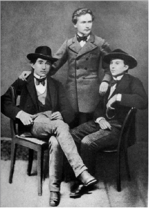 Иван Франко (в центре) с Ярославом Рошкевичем и Ипполитом Погорецким. Дрогобич, 1875 год.