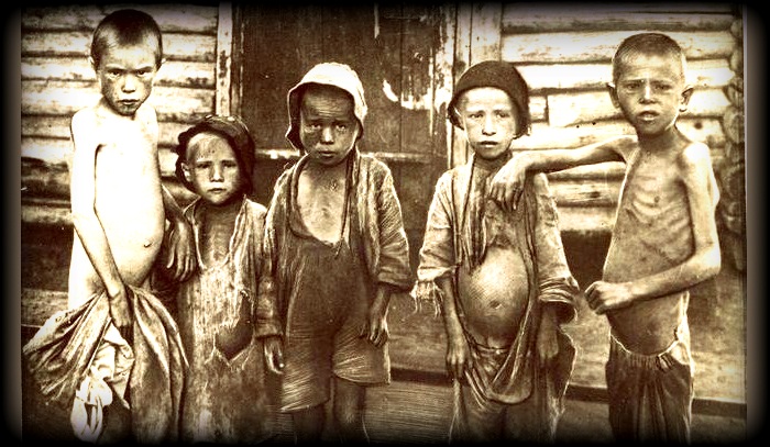 Истощенные от голода дети. 1920 год.