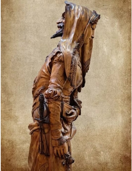 Двуликая статуя Мефистофеля и Маргариты. Фрагмент. Вид в профиль. 