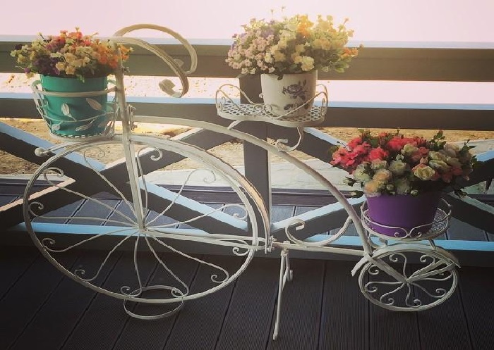 Винтажный велосипед-подставка для цветов. 