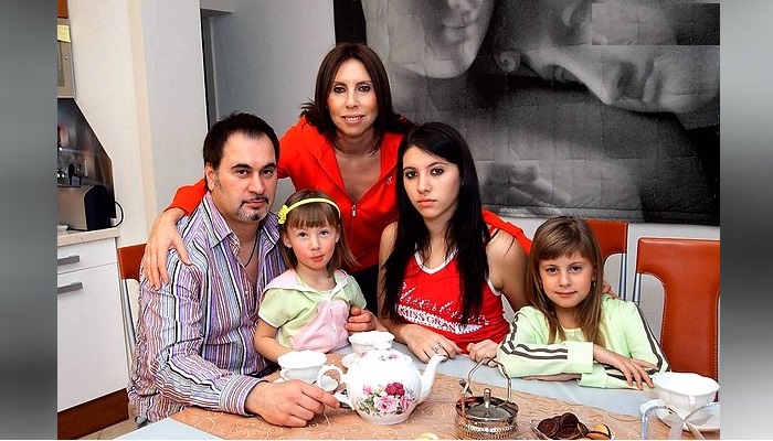 10 лет жизни на 2 семьи и 5 детей: Виражи судьбы «последнего романтика»  эстрады Валерия Меладзе