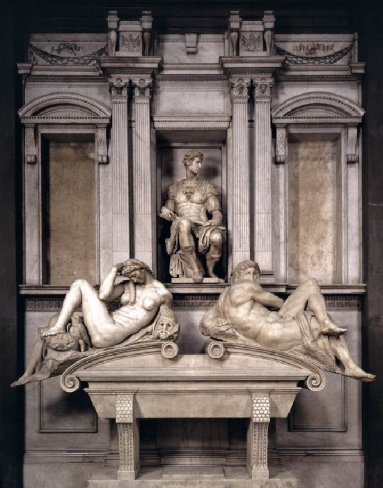 Гробница Медичи во Флоренции. Работа Микеланджело, 16 век