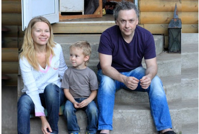 Вадим Демчог со своей супругой Вероникой и сыном Вильямом.