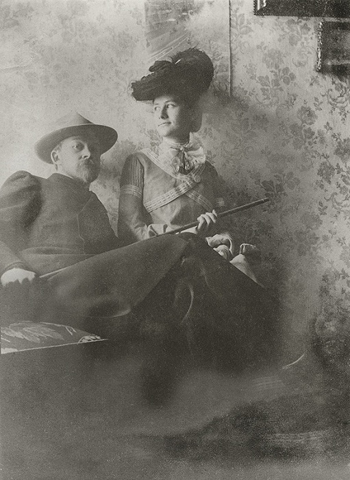 «Идем гулять». Борис Кустодиев c женой Юлией. 1903 год. Неизвестный автор.