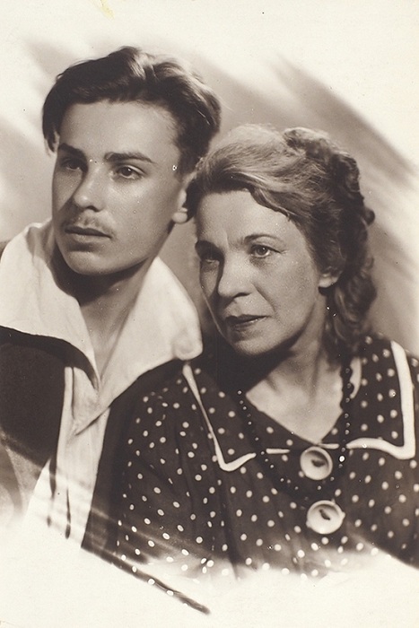 Екатерина Степановна Загорская с сыном Вадимом.