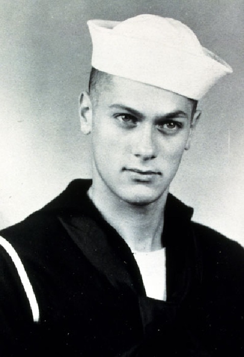Тони Кёртис во время службы на флоте.