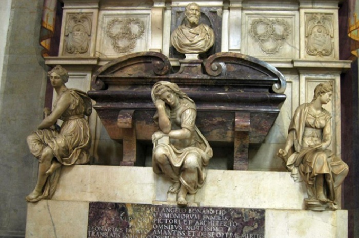 Гробница Буонаротти во Флоренции. 
