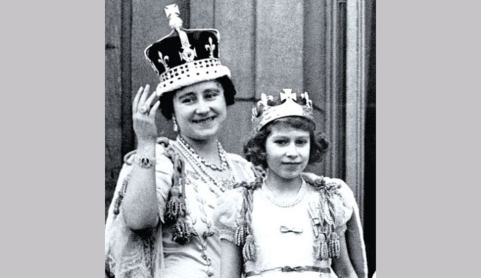 Королева-мать Елизавета с дочерью