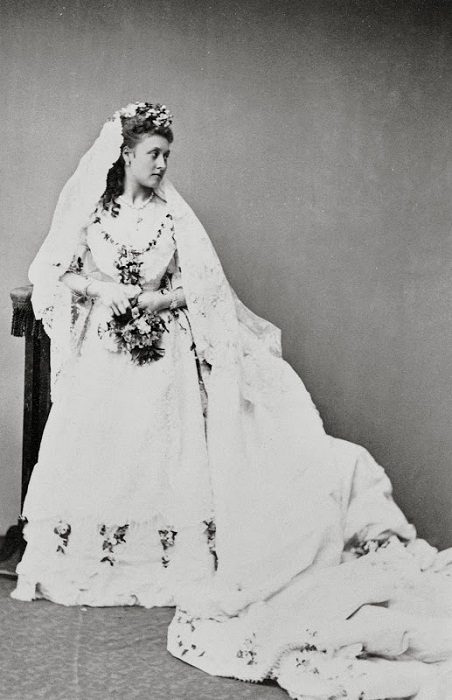 Принцесса Луиза в свадебном платье