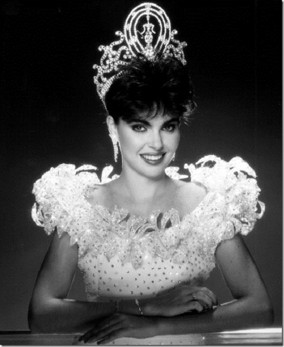 Барбара Паласиос Tейде (Венесуэла) - Мисс Вселенная 1986. Рост 173 см.