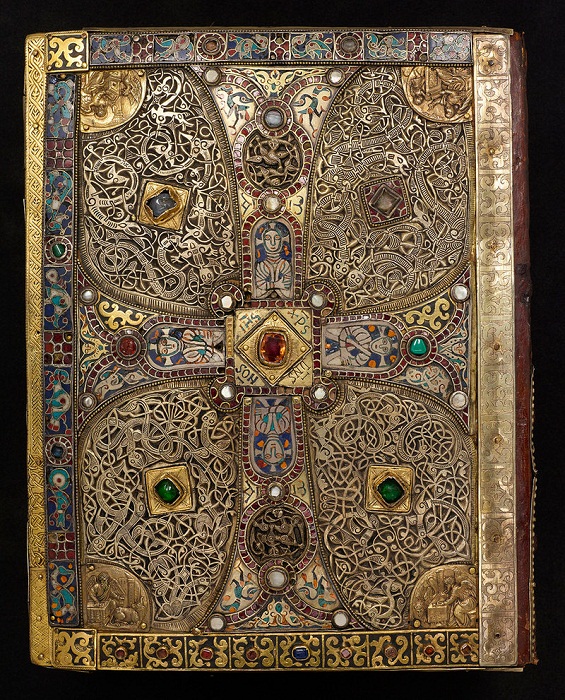 Задняя обложка евангелия из Линдау (Lindau Gospels).  Австрия 8 век
