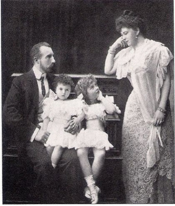 Супруги София и Михаил с дочерьми