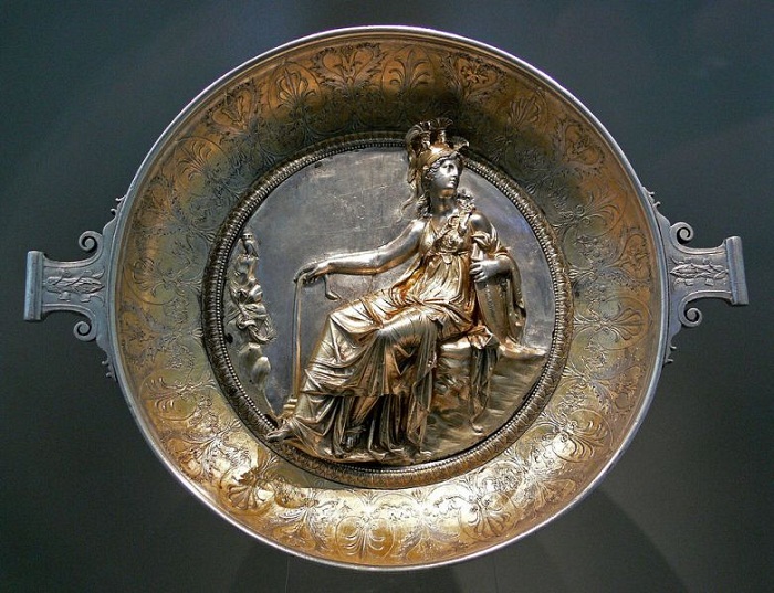 Серебряная чаша с Афиной (Минервой), из Гильдесгеймского клада, I век до н.э.  Античное собрание, Берлин.