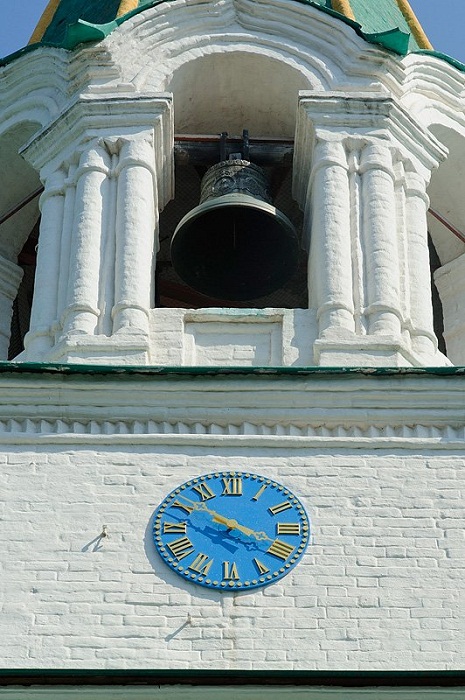 Часы с Сухаревой башни, установлены на башне Передних ворот усадьбы Коломенское