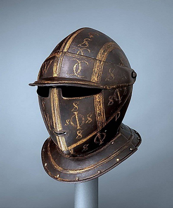Закрытый шлем. Северная Италия. Вес 3,86 кг. Около 1600-1620 гг.