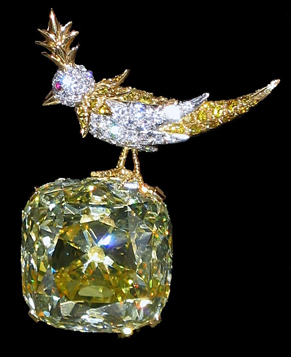 Оправа «Птица на скале» («Птица на камне»). Золото, платина, белые и желтые бриллианты, рубины