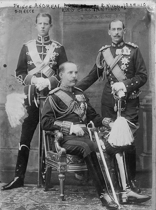 Андрей (слева) вместе с братьями Константином и Николаем