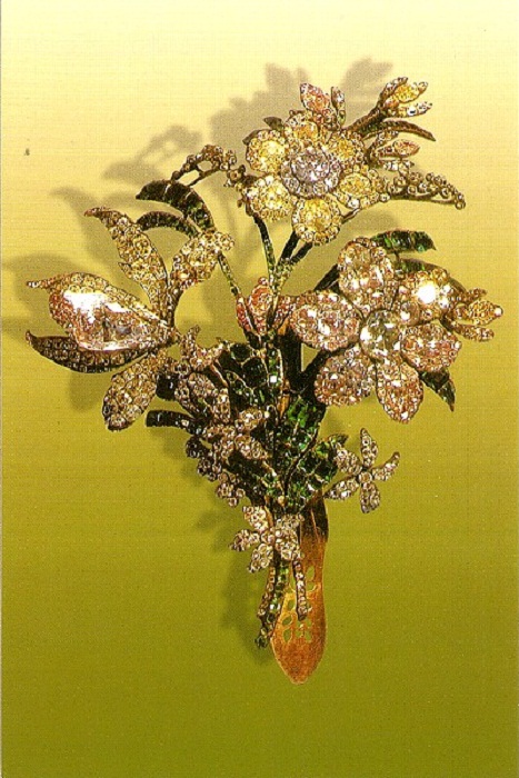 Большой букет Бриллианты, изумруды, золото, серебро 16 х 21 см Около 1760 г.