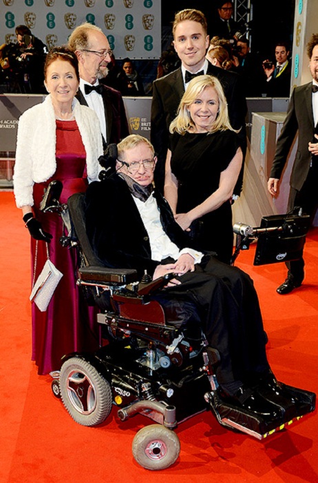 Стивен Хокинг с первой женой Джейн, ее мужем и детьми, Тимом и Люси