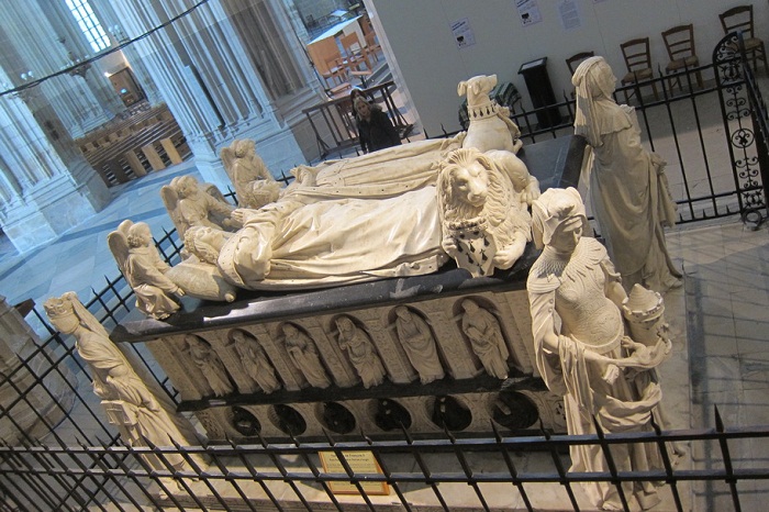Гробница отца Анны, герцога бретонского Франциска II и его второй жены Маргариты де Фуа