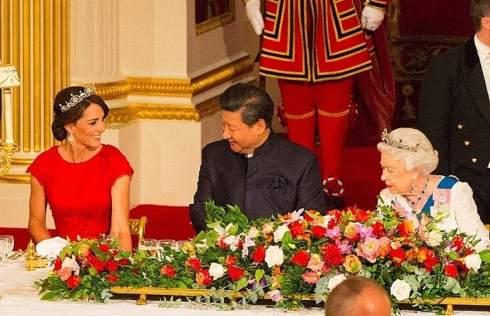 Герцогиня на дипломатическом приеме в Букингемском дворце в декабре 2013 года