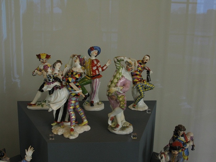 Фигурки персонажей итальянской комедии дель арте, 1735-1767 гг. Автор большинства моделей — И. Кендлер