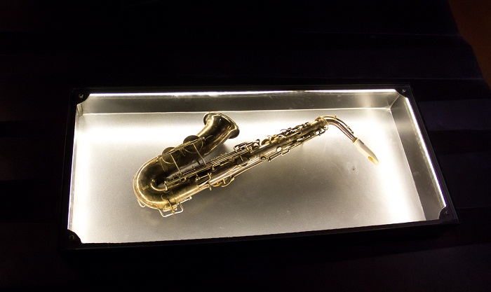 Первый оригинальный саксофон в музее Сакса в Динане