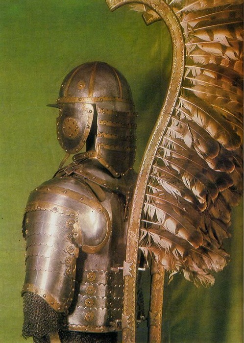 Гусарские крылья, крепившиеся к кирасе. Конец XVII-первая половина XVIII века