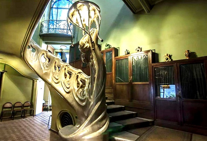 Интерьер особняка Рябушинского. Один из символов особняка Рябушинского – мраморная лестница, выполненная в форме волны