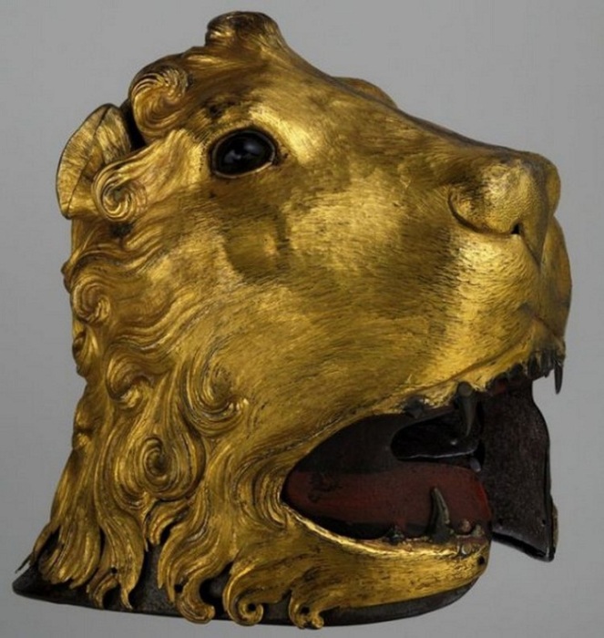 Саллет в форме львиной головы, 1475-1480, усиленный броней 'armor all'antica' - сталь, покрытая тиснёной и позолоченной медью.