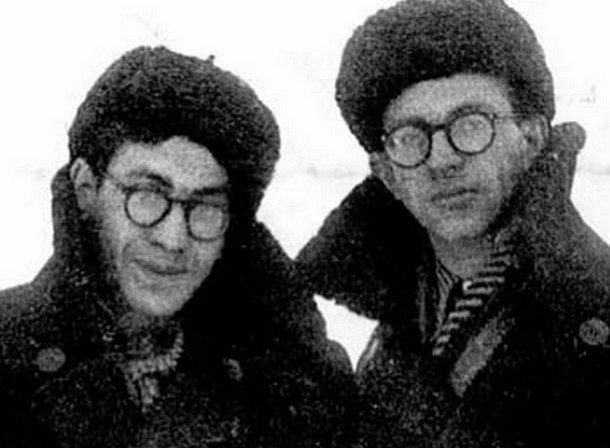 Валерий Фрид и Юлий Дунский. 1955 г. Инта