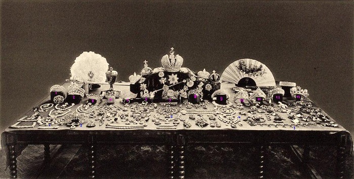 Ревизия царских драгоценностей Фото 1922 года