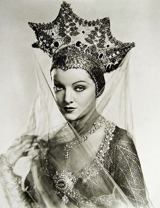 Мирна Лой, американская актриса 1930-х годов