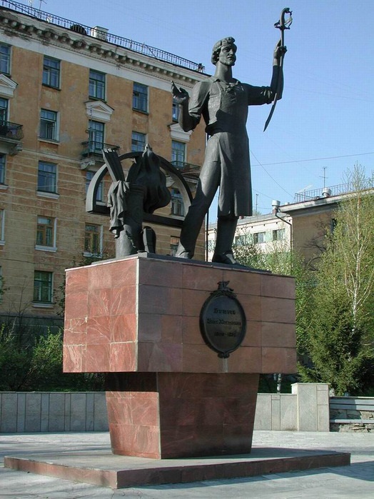 Памятник Бушуеву И.Н. в г. Златоусте, скульптор В. П. Жариков