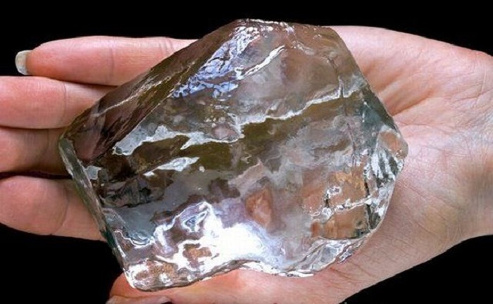 Макет алмаза Куллинана до раскола на части