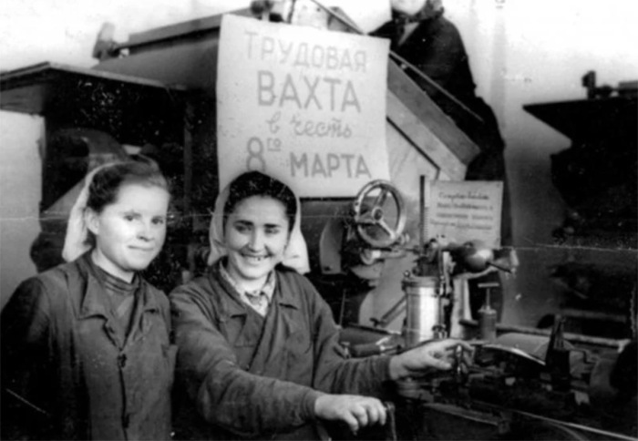 Восьмого марта женщин чествовали за трудовые подвиги. /Фото: mtdata.ru